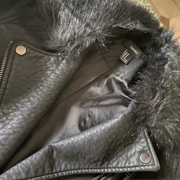 Faux leather moto jacket with removable fur ( black) - Picture 3 of 5
